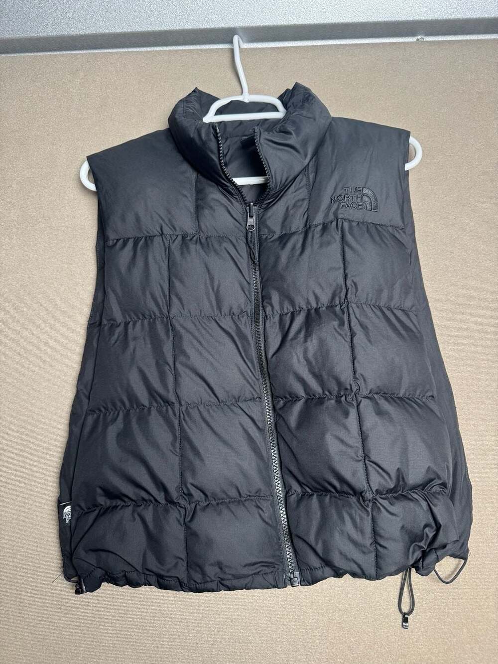 The North Face Puffer Vest Size M Black Circular Design